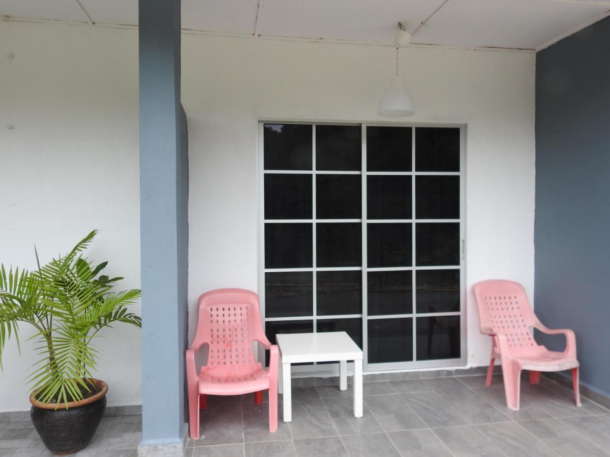 Tebing Guest House Taman Negara Malaysia Kuala Tahan Exteriör bild