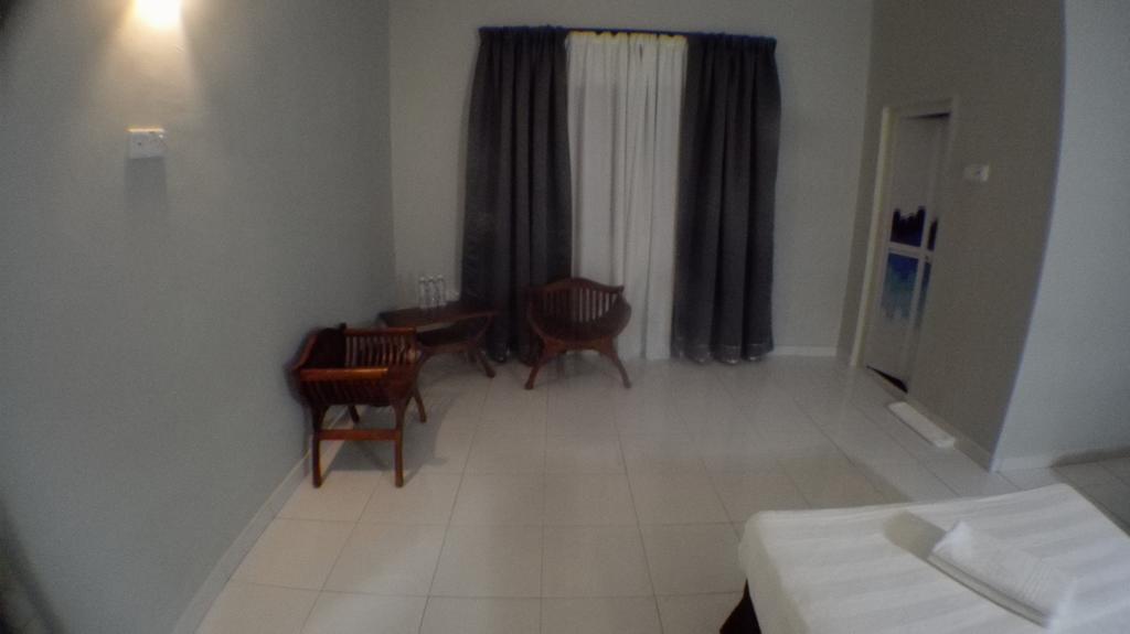 Tebing Guest House Taman Negara Malaysia Kuala Tahan Exteriör bild